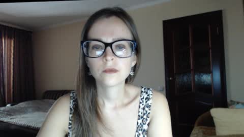 Snapshot of evangeline06 chatting on 9, 9, 2025 YourMistress online show from 9, 9, 2025