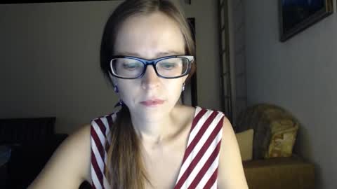 Snapshot of evangeline06 chatting on 12, 9, 2025 YourMistress online show from 12, 9, 2025