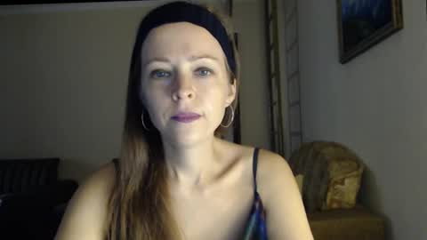 Snapshot of evangeline06 chatting on 19, 9, 2025 YourMistress online show from 19, 9, 2025