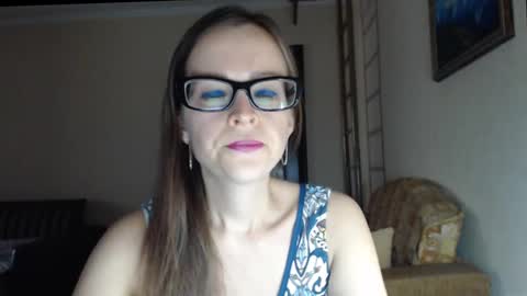 Snapshot of evangeline06 chatting on 26, 9, 2025 YourMistress online show from 26, 9, 2025