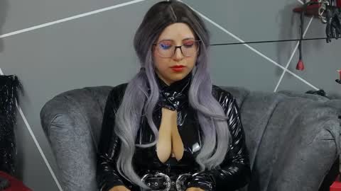 Miss Evangeline    online show from 12, 12, 2024