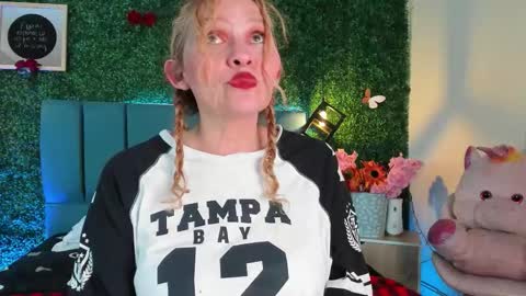  Evangelyne  online show from 7, 2, 2026