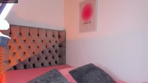 Eva Olimpo online show from 19, 4, 2026