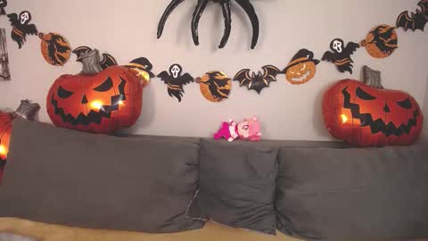 Adelina online show from 27, 10, 2025