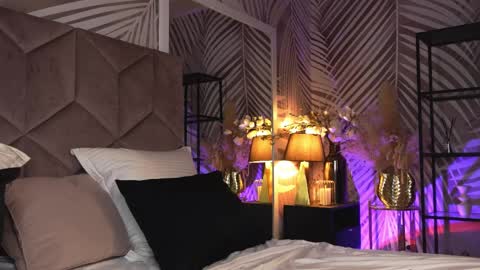 EvaRhea online show from 7, 4, 2026