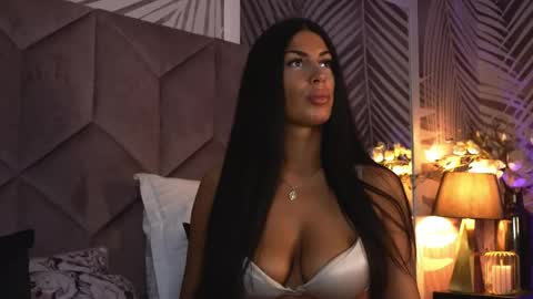 Snapshot of evarhea chatting on 29, 4, 2026 EvaRhea online show from 29, 4, 2026