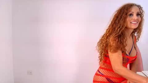 Snapshot of evasweet__ chatting on 9, 2, 2025 EVA LUNA online show from 9, 2, 2025