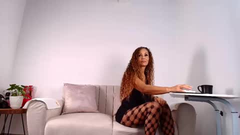 Snapshot of evasweet__ chatting on 12, 2, 2025 EVA LUNA online show from 12, 2, 2025