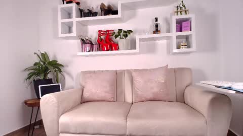 Snapshot of evasweet__ chatting on 27, 2, 2025 EVA LUNA online show from 27, 2, 2025