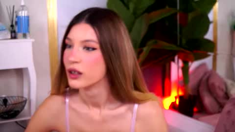 Carolina online show from 22, 10, 2025