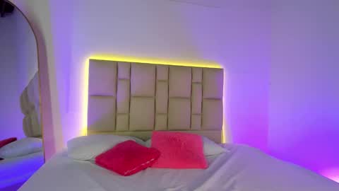 Eva Queen online show from 21, 9, 2025