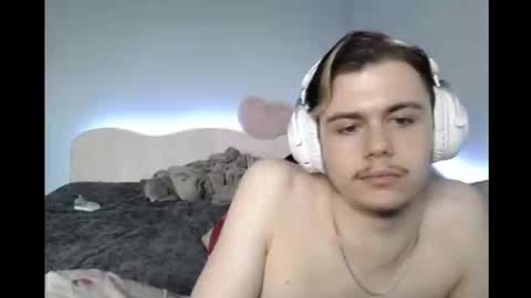 Snapshot of eve_lacroix chatting on 12, 1, 2025 Alex online show from 12, 1, 2025