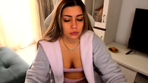 Snapshot of eveeevian chatting on 12, 2, 2025 eveeevian online show from 12, 2, 2025