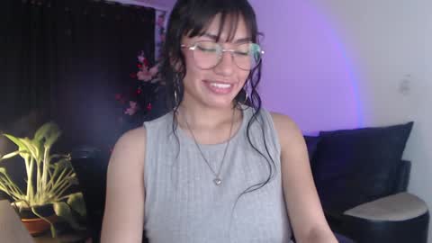 Kissed by an angel  IG evee  lyn20 online show from 12, 12, 2024