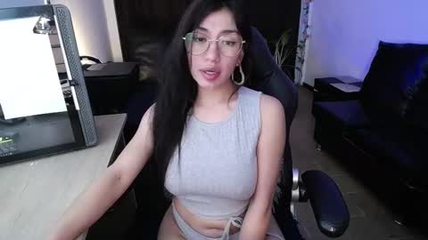 Kissed by an angel  IG evee  lyn20 online show from 19, 2, 2025