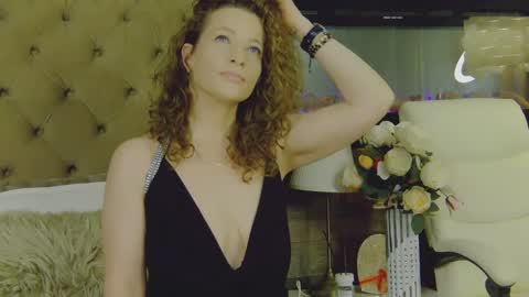 EveHamilton online show from 25, 1, 2025