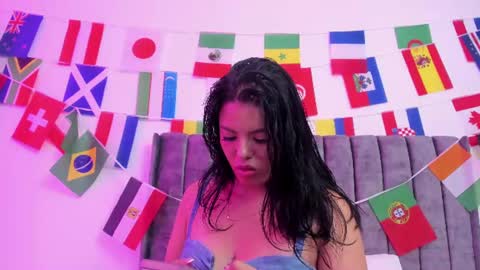 Snapshot of evelin__thompsson chatting on 11, 7, 2026 evelin__thompsson online show from 11, 7, 2026
