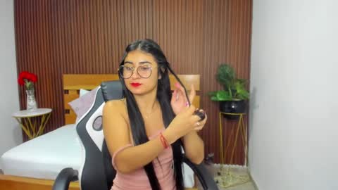 BELLA online show from 8, 3, 2025