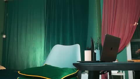 Snapshot of evelingoddess chatting on 30, 4, 2026 your Love online show from 30, 4, 2026