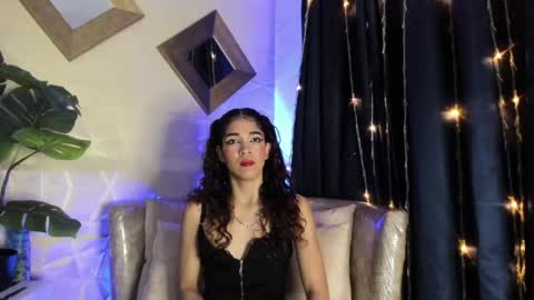evelyn__rose1 online show from 6, 4, 2026