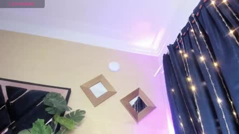 Snapshot of evelyn__rose1 chatting on 20, 4, 2026 evelyn__rose1 online show from 20, 4, 2026