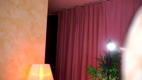 Snapshot of evelyn_evyy chatting on 12, 1, 2025 Evelyn online show from 12, 1, 2025