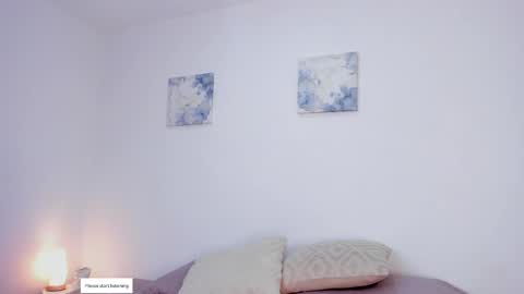 Evelyn online show from 8, 4, 2026