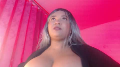 Snapshot of evelyn_sandoval chatting on 21, 10, 2025 Evelyn Sandoval online show from 21, 10, 2025