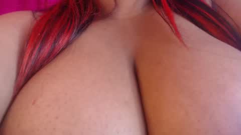 Snapshot of evelyn_sandoval chatting on 25, 11, 2025 Evelyn Sandoval online show from 25, 11, 2025