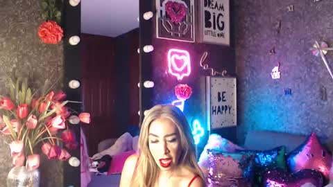 Snapshot of evelynagrey chatting on 2, 12, 2024 EvelynaGrey online show from 2, 12, 2024