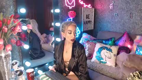 Snapshot of evelynagrey chatting on 3, 12, 2024 EvelynaGrey online show from 3, 12, 2024