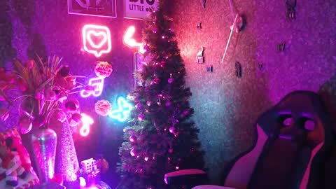 Snapshot of evelynagrey chatting on 19, 12, 2024 EvelynaGrey online show from 19, 12, 2024