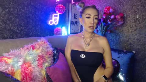Snapshot of evelynagrey chatting on 18, 1, 2025 EvelynaGrey online show from 18, 1, 2025