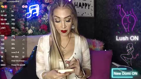Snapshot of evelynagrey chatting on 5, 2, 2025 EvelynaGrey online show from 5, 2, 2025