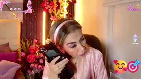 Snapshot of evelynagrey chatting on 15, 7, 2026 EvelynaGrey online show from 15, 7, 2026