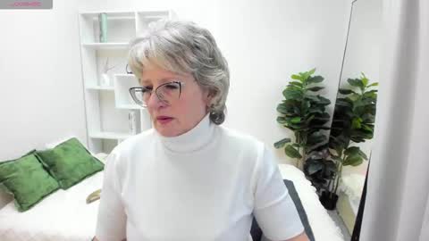 Snapshot of evelynblissful chatting on 13, 10, 2025 Evelyn online show from 13, 10, 2025