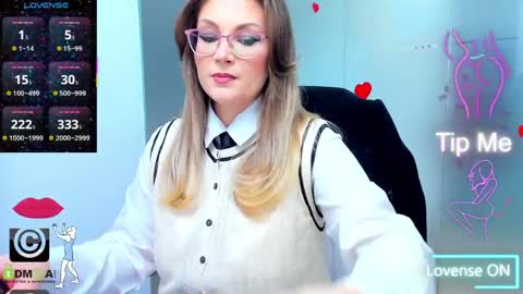 evelyne_rose online show from 8, 4, 2026