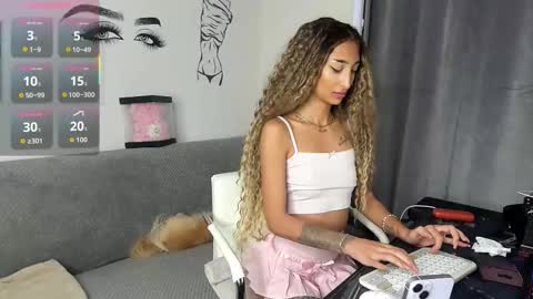 Evelyn online show from 13, 11, 2025