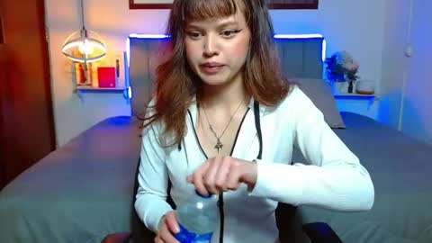 Snapshot of evelynn_fox_ chatting on 2, 7, 2026 evelynn_fox_ online show from 2, 7, 2026