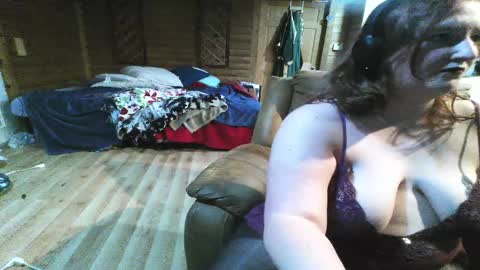 Snapshot of evelynnangel13 chatting on 4, 11, 2025 Evelynn Angel online show from 4, 11, 2025