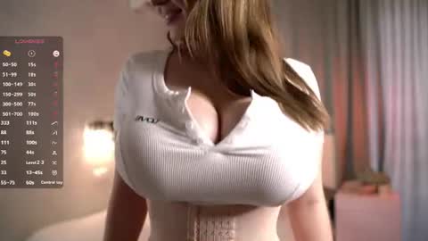 Snapshot of evelynnclaire chatting on 14, 7, 2026 Emily online show from 14, 7, 2026