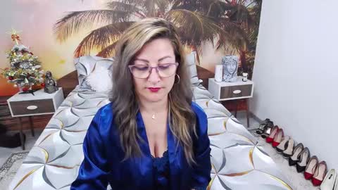 Snapshot of eviajoness chatting on 11, 12, 2024 Evia online show from 11, 12, 2024