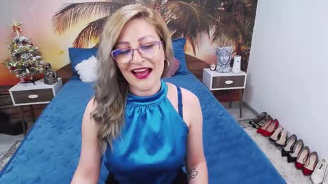 Snapshot of eviajoness chatting on 28, 12, 2024 Evia online show from 28, 12, 2024