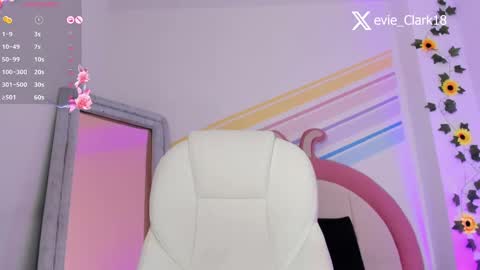 My name is Evie  nice to meet you  really get to know me better private is open  online show from 7, 3, 2025