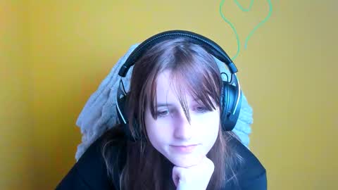 Evie online show from 12, 11, 2025