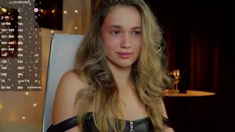 Snapshot of eviegreens chatting on 19, 9, 2025 Evie online show from 19, 9, 2025