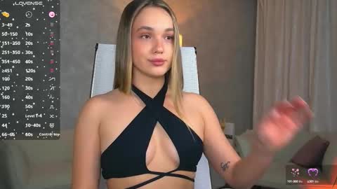 Snapshot of eviegreens chatting on 2, 10, 2025 Evie online show from 2, 10, 2025