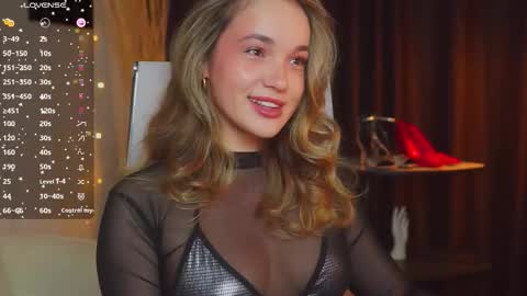 Snapshot of eviegreens chatting on 13, 10, 2025 Evie online show from 13, 10, 2025
