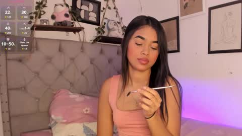 Snapshot of evieh1_ chatting on 19, 11, 2025 Ivi Alejandra online show from 19, 11, 2025