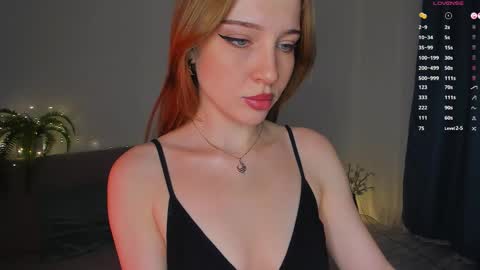 Snapshot of eviesapphire chatting on 14, 9, 2025 Sofia online show from 14, 9, 2025
